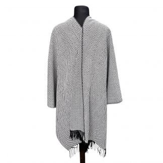 Ruana Espigada Fa. 26 Blanco y Negro