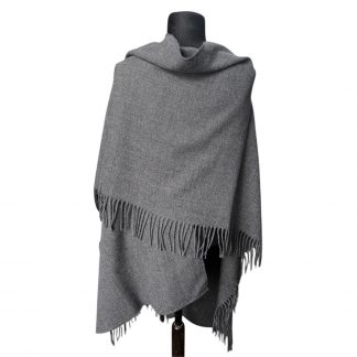Ruana Atravesada Lisa Gris Oscuro