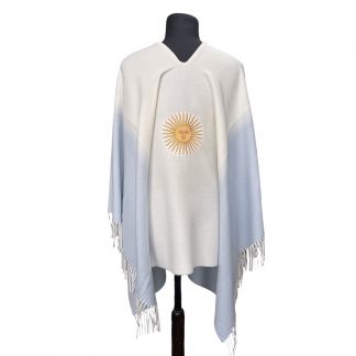 Poncho Bandera con Bordado Sol de Mayo Fa. 26